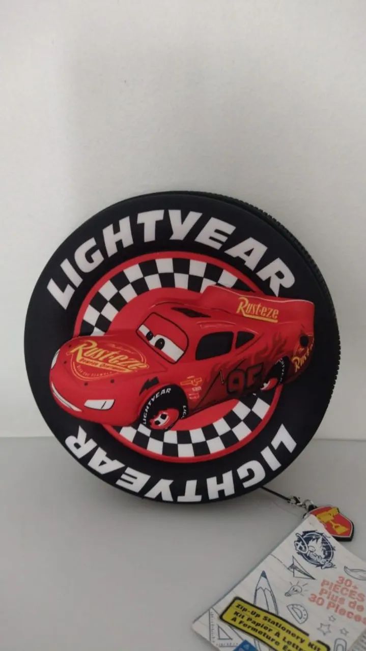 Mochila e estojo Lightning McQueen Disney store - Foto 2