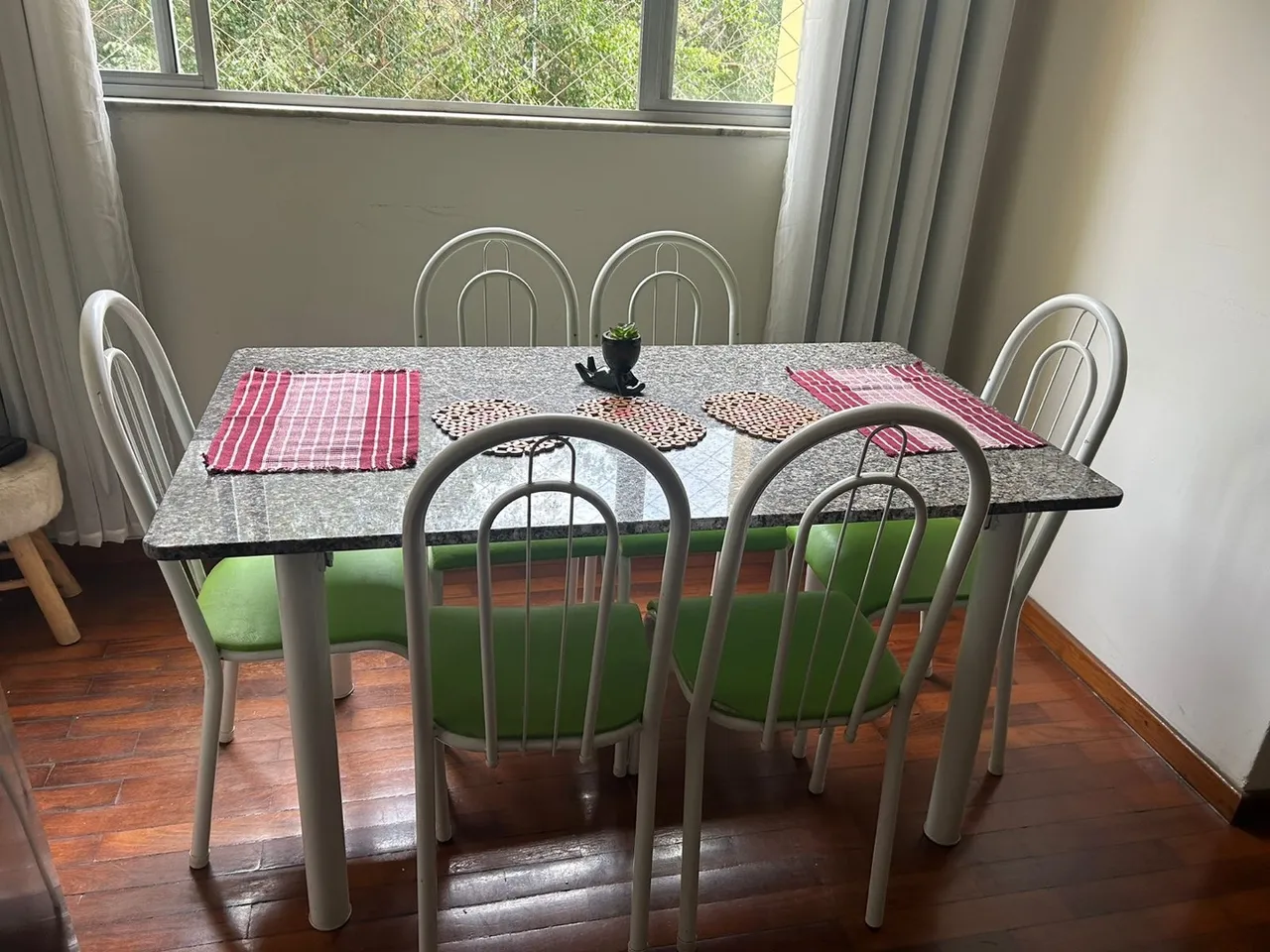 Mesa de Jantar com 6 Cadeiras
