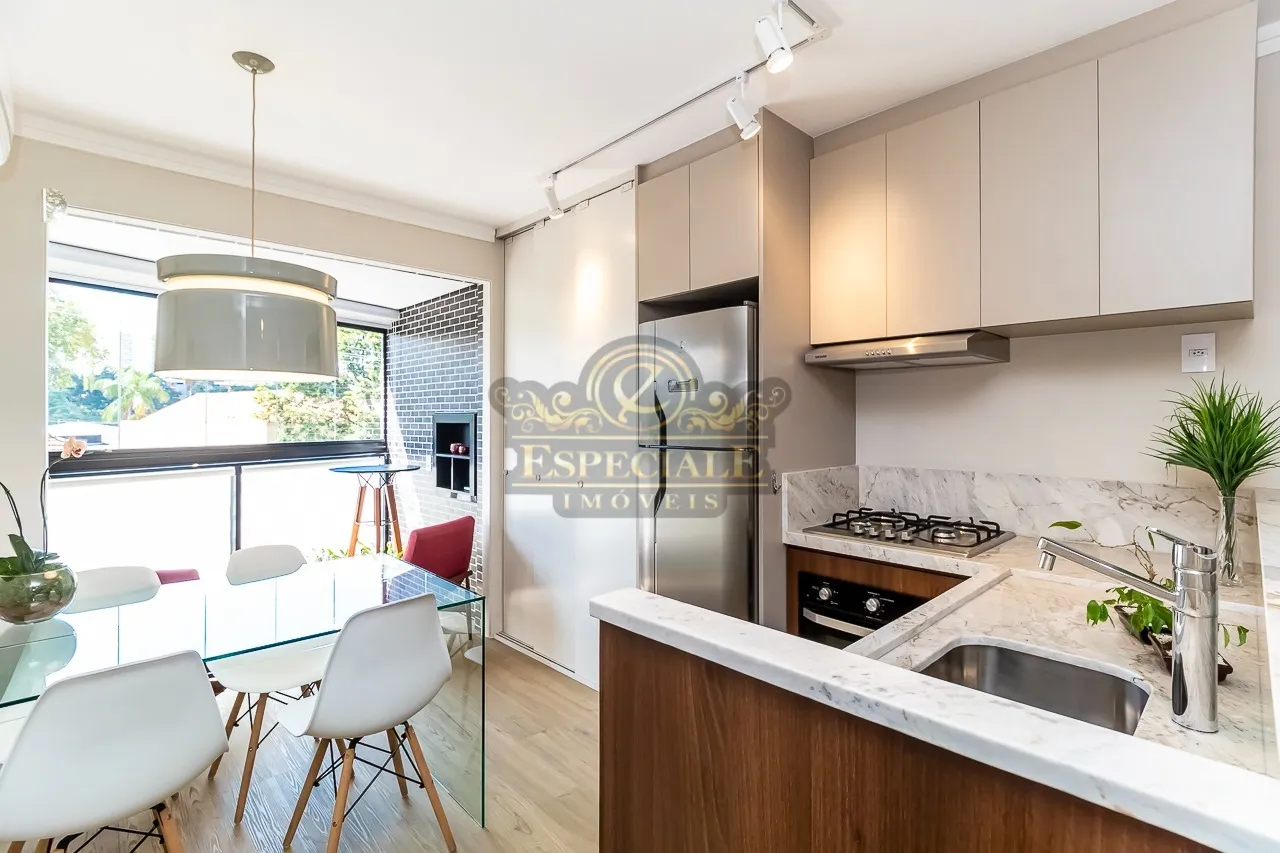 APARTAMENTO MOBILIADO PARA ALUGAR NO BIGORRILHO COM 2 DORMITÓRIOS E DUAS VAGAS DE GARAGEM