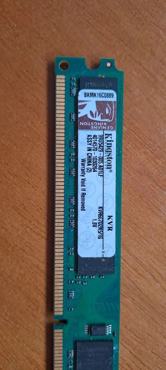Memória RAM Kingston DDR2 1GB