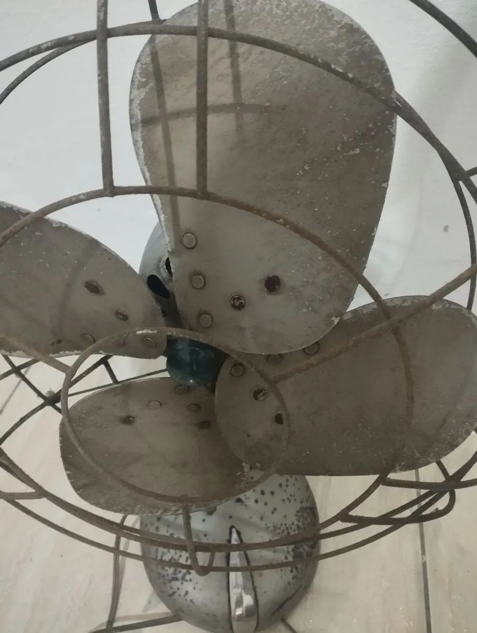 Ventilador Eletromar anos 50, todo em metal. - Foto 2