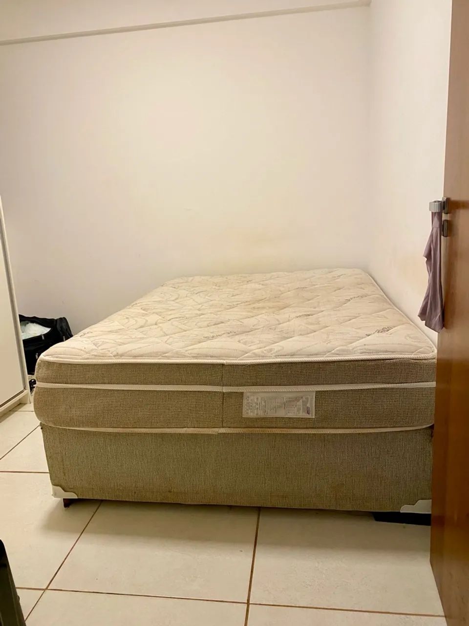 Cama de casal box e colchão 