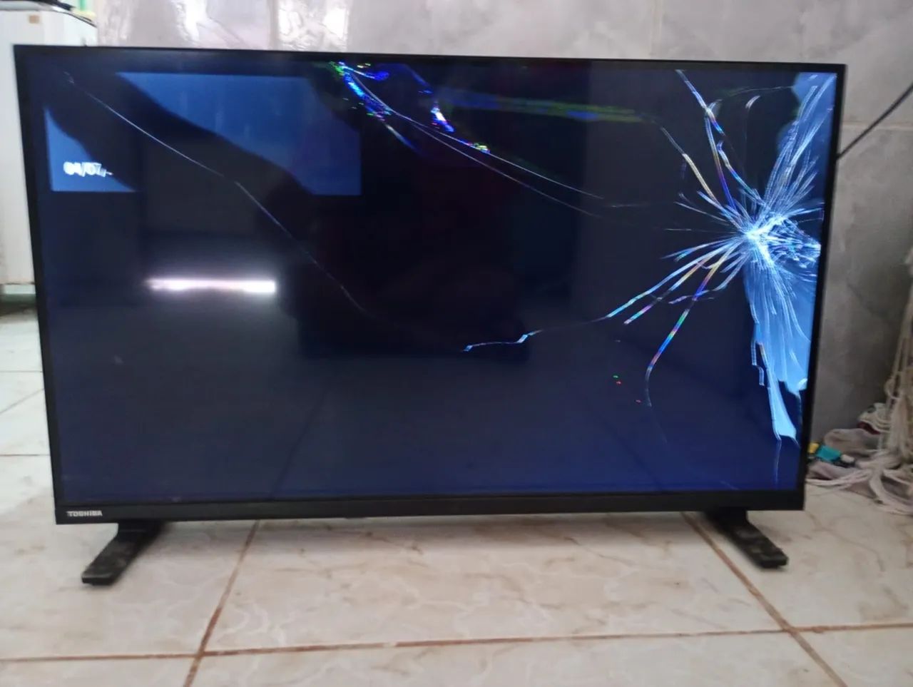 TV Toshiba 32 plg retirada de peças.