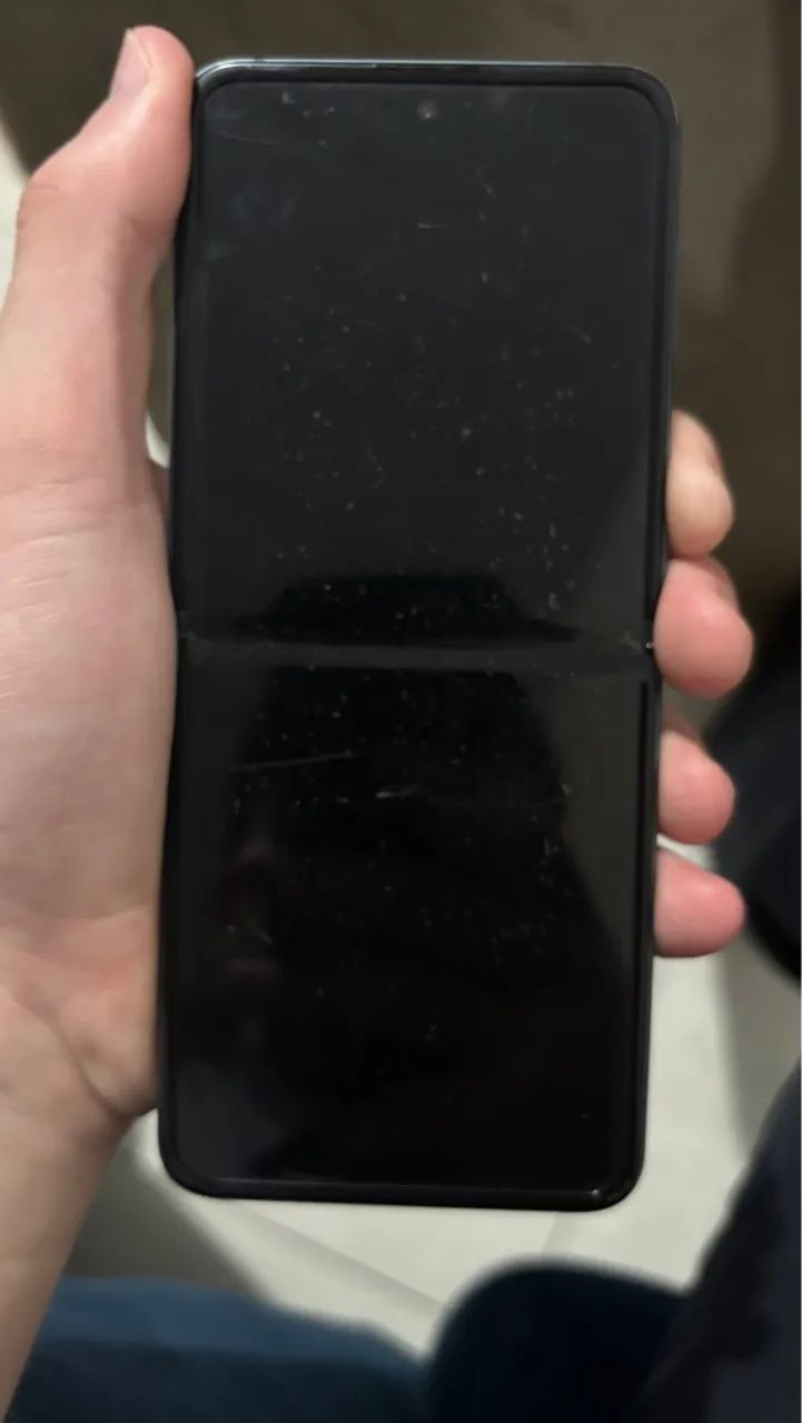 Z Flip 3 tela danificada-aceito ofertas  - Foto 2