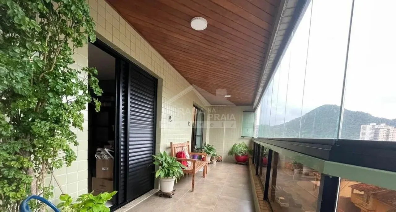 Apartamento ENORME no Forte, 3 Dormitórios, Sacada, Confira na Imobiliária em Praia Grande