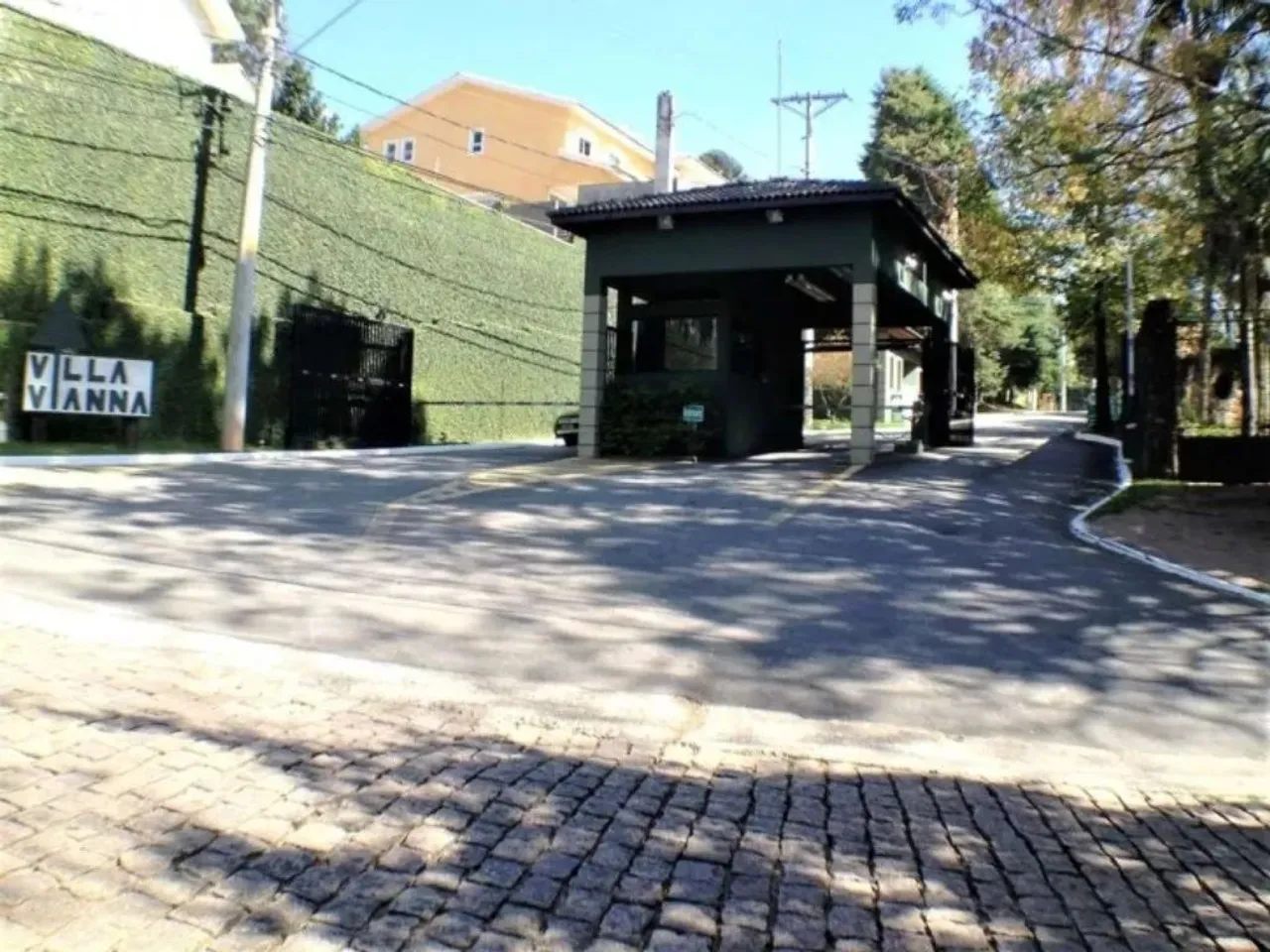 Terreno em condomínio fechado à venda em Cotia