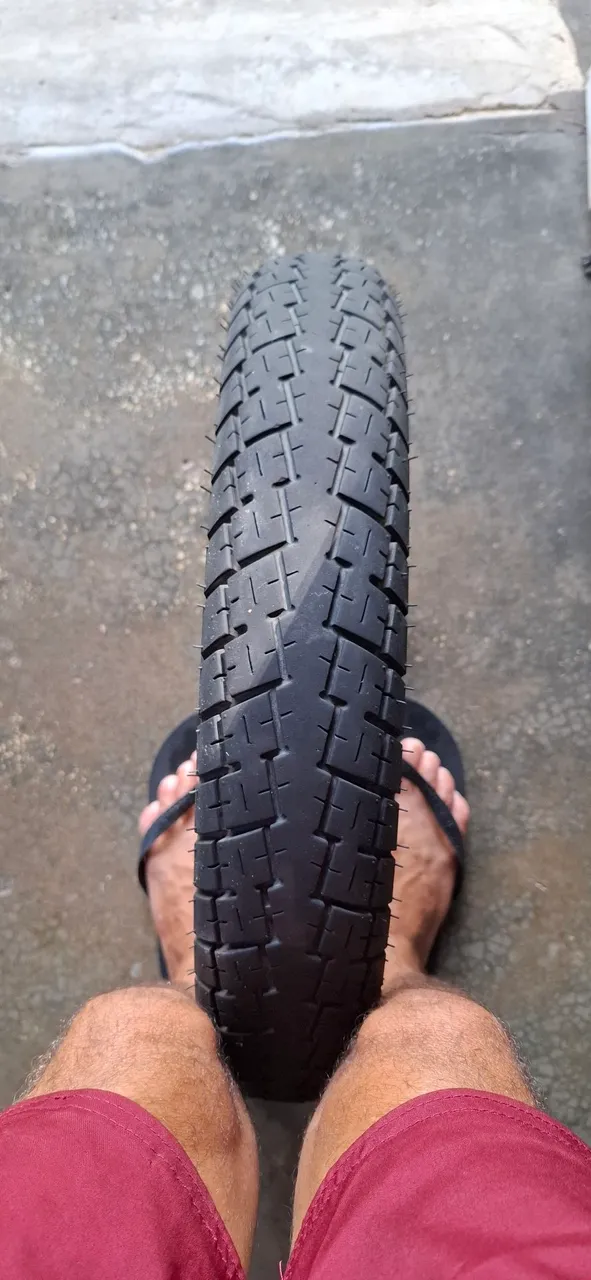 Pneu Novo para Moto.