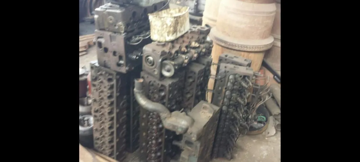 Cabeçotes de motor de ônibus