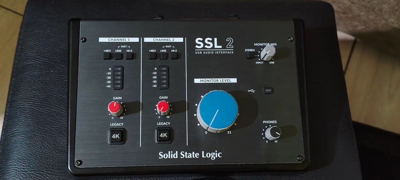 Placa de Áudio SSL 2 - Interface
