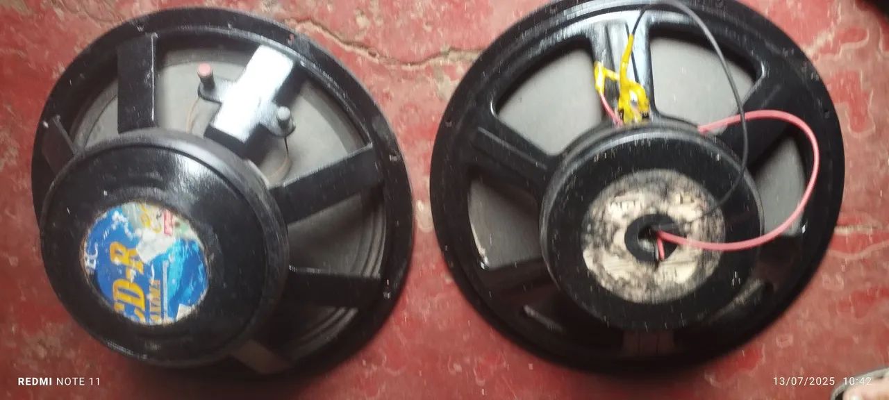 2 Alto falante de 15 polegadas,um de 300v e outro PU 400v - Foto 2
