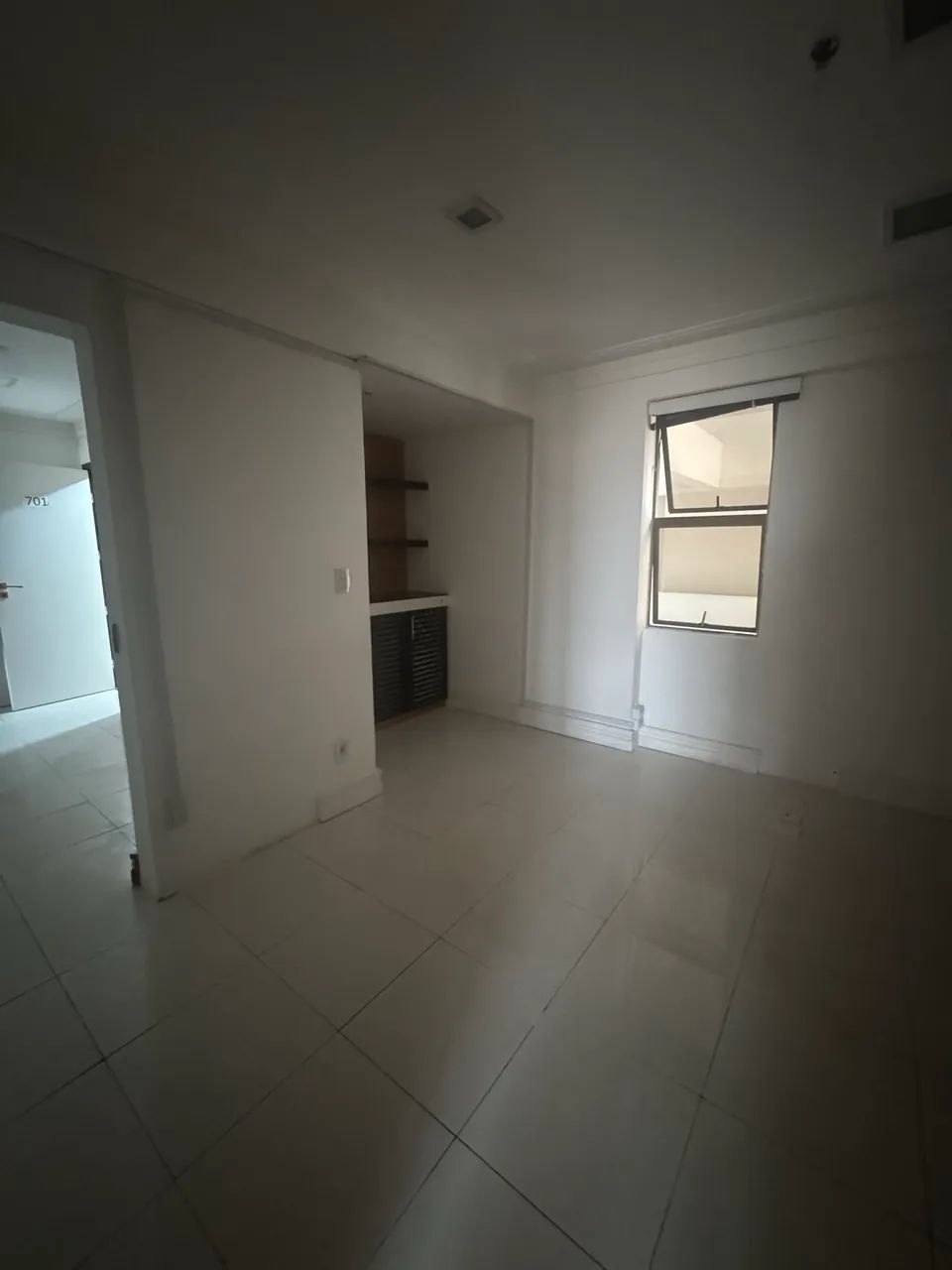 Alugo Sala ampla  com 80m2 na Av dos Holandeses - Foto 2