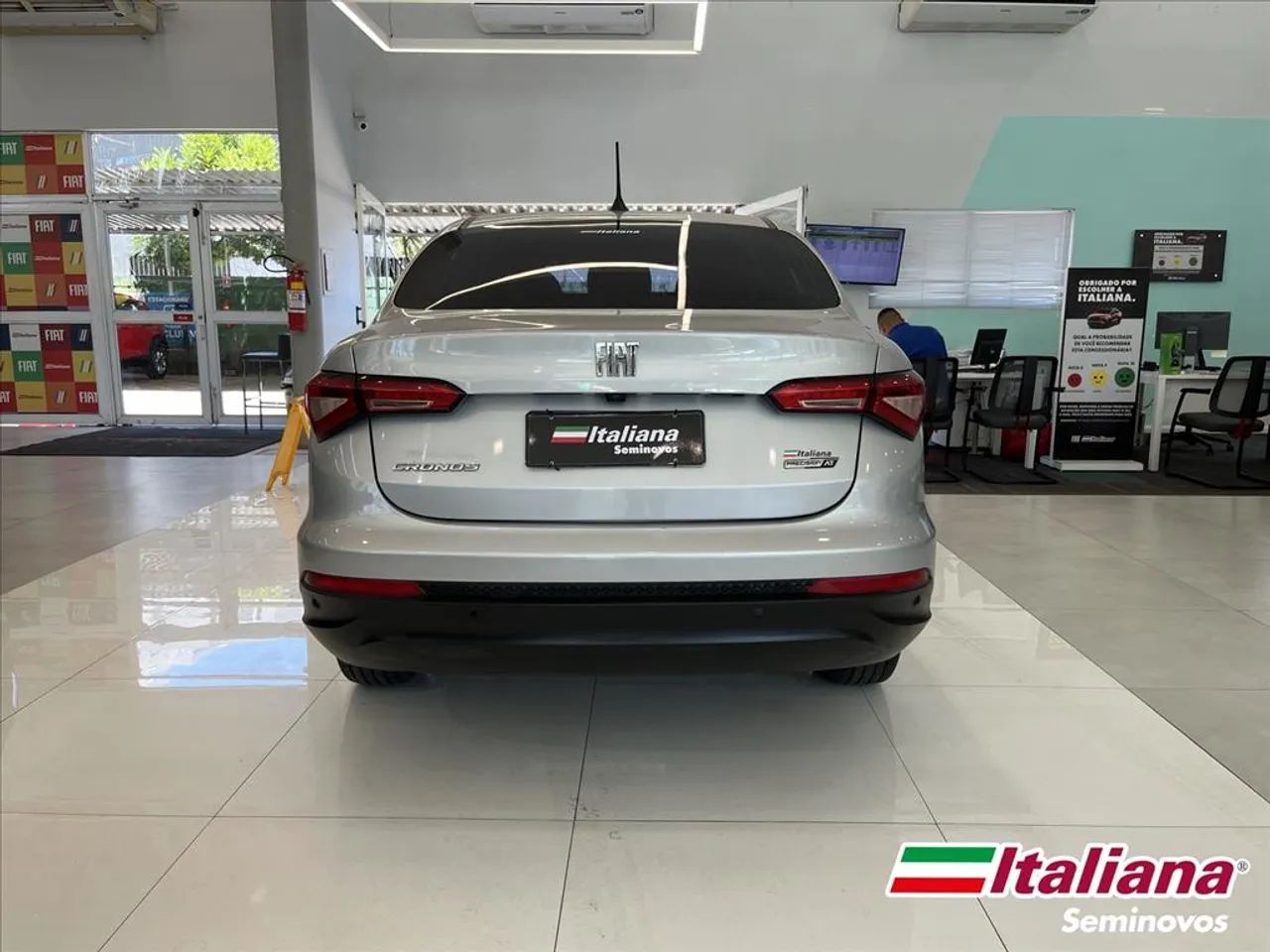 Fiat Cronos Precision 1.3 16V Flex Aut. 2023 - Foto 4