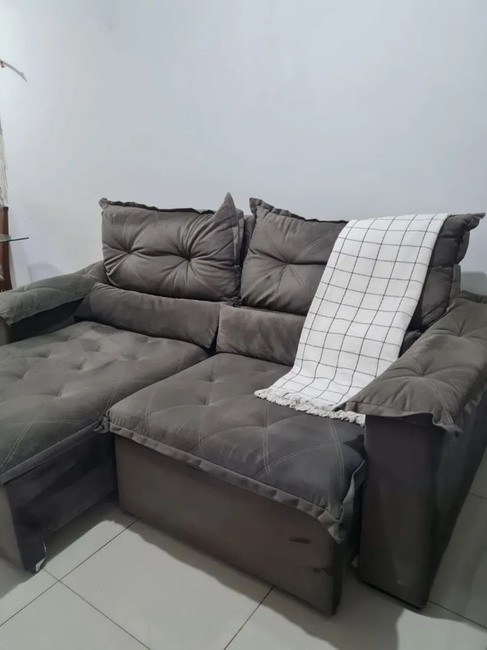 Sofá suede cinza