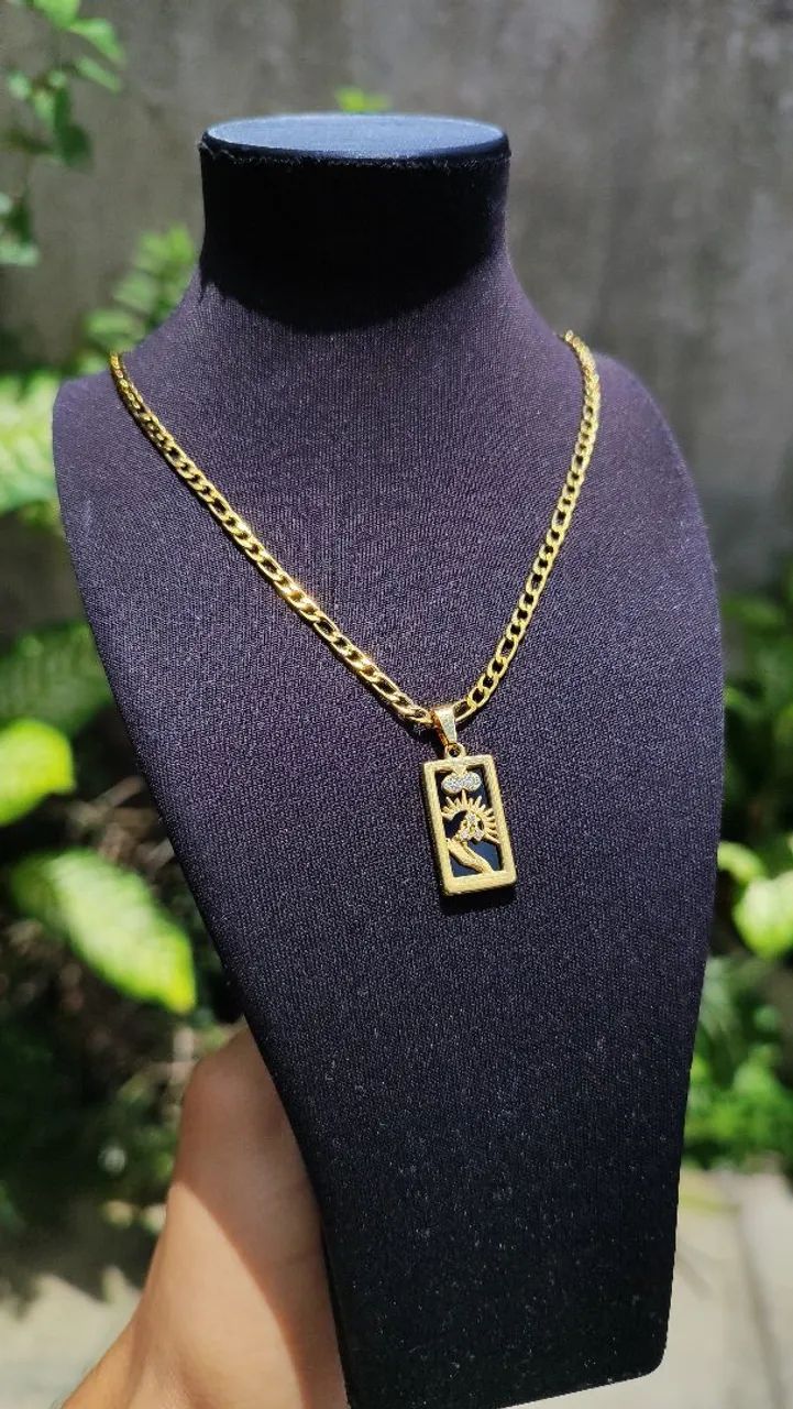 Colar dourado estilo Tarô aço inoxidável  - Foto 2