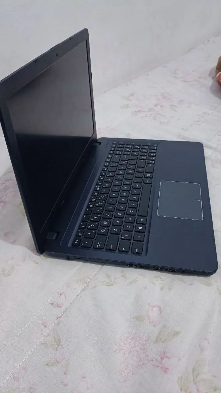 Vendo notebook em perfeito estado. Ótimo para estudos e cursos vai com o mouse!! - Foto 4