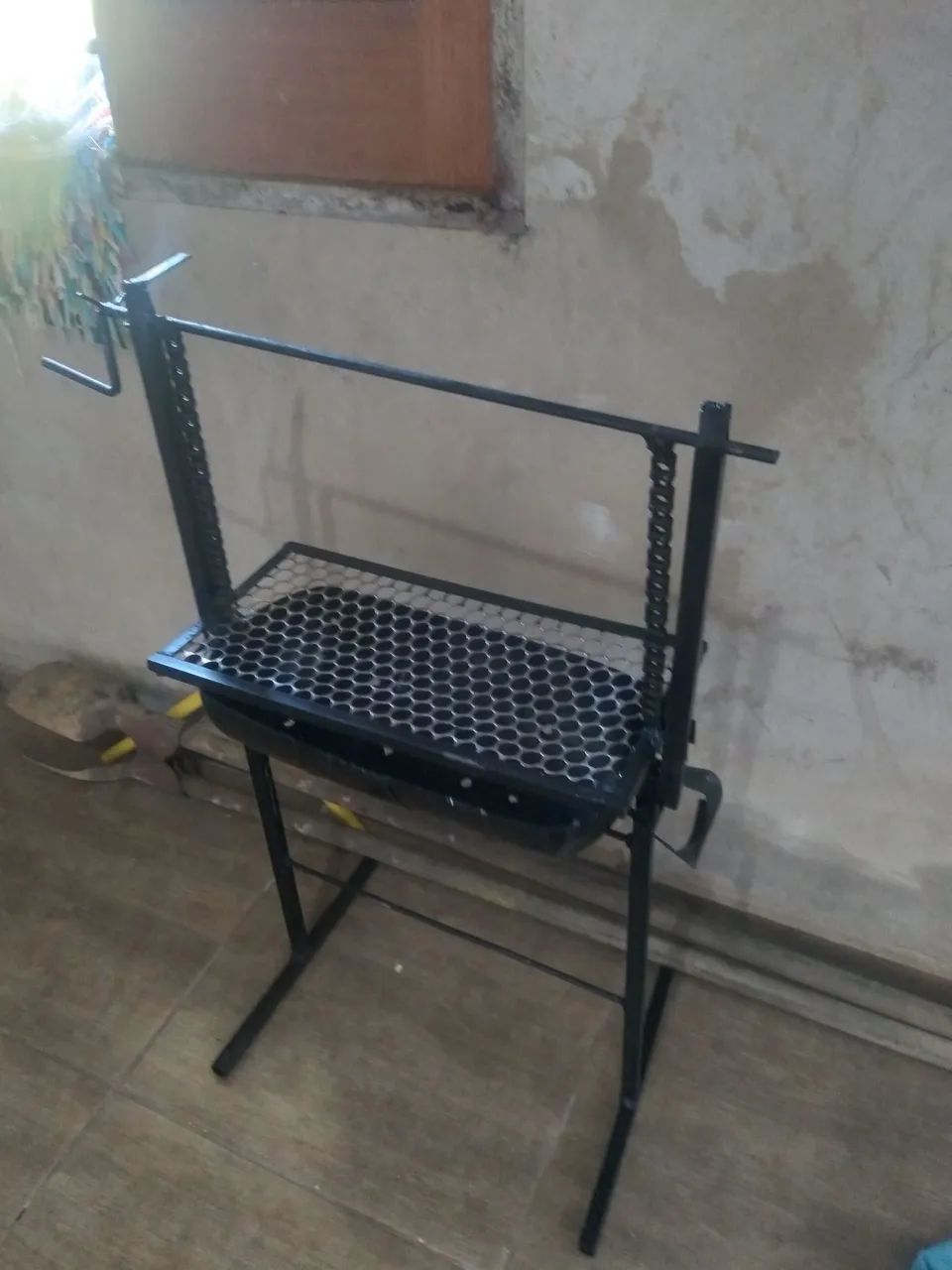 Vende-se uma churrasqueira nunca usada - Foto 2