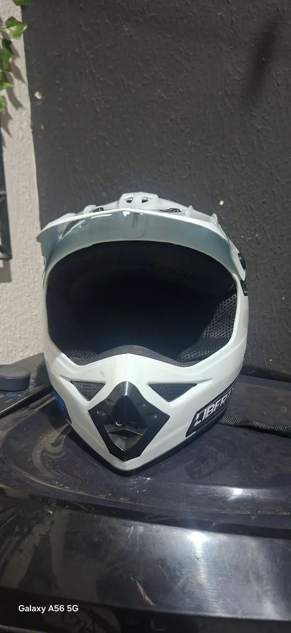 Capacete pro torik novo, ta na caixa ainda - Foto 2