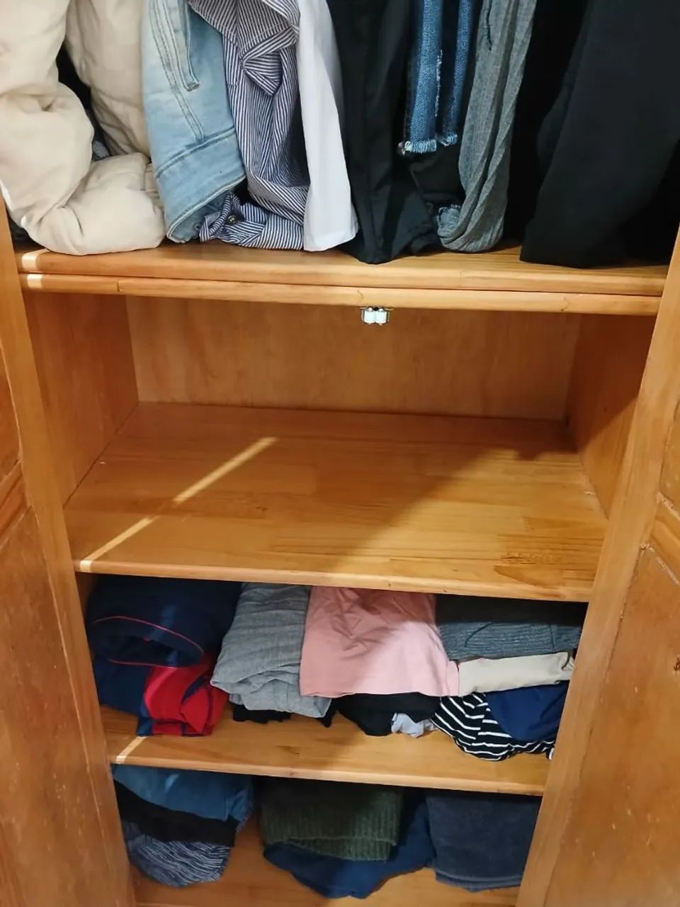 Guarda roupa de madeira  - Foto 3