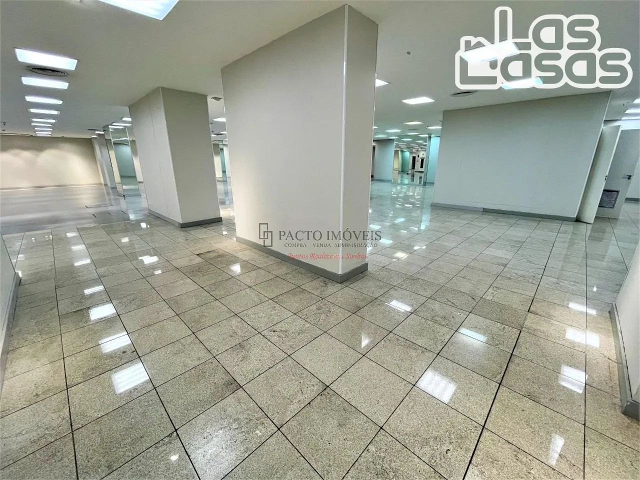 Loja com 3.072 m² - Foto 4
