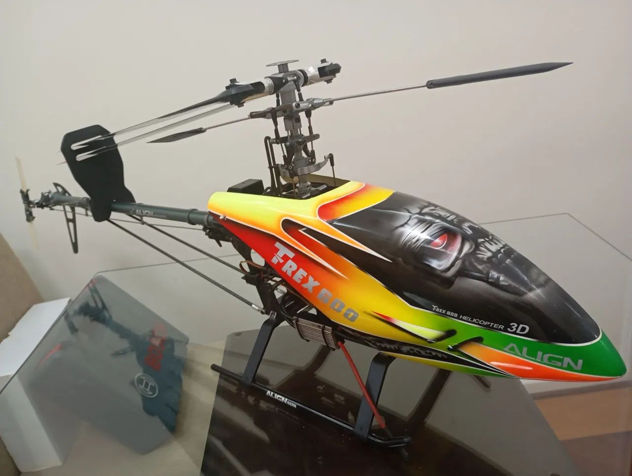 Helicóptero Algin T-Rex 600