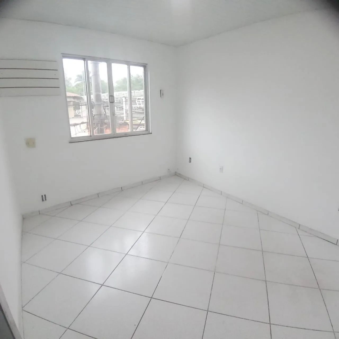Alugo salas comerciais 