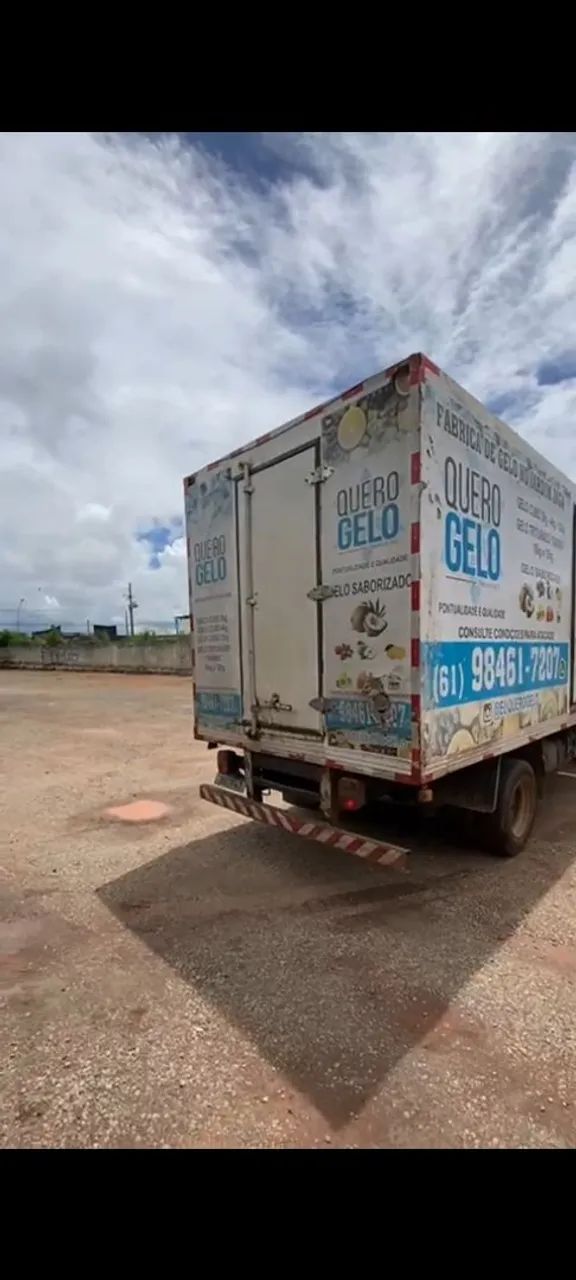 Caminhão Ford cargo 3/4 815 / 712 refrigerado baú  - Foto 3