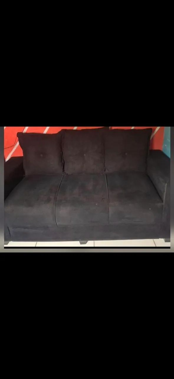 Vendo sofá 3 lugares ta em bom estado 