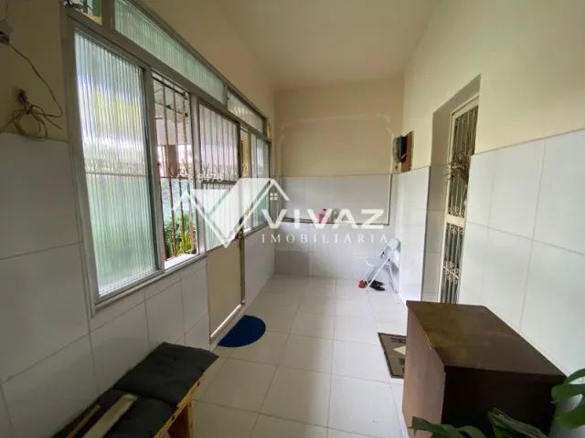 Excelente Casa frente de Rua com 03 Quartos Varanda Quintal e Garagem - Foto 4
