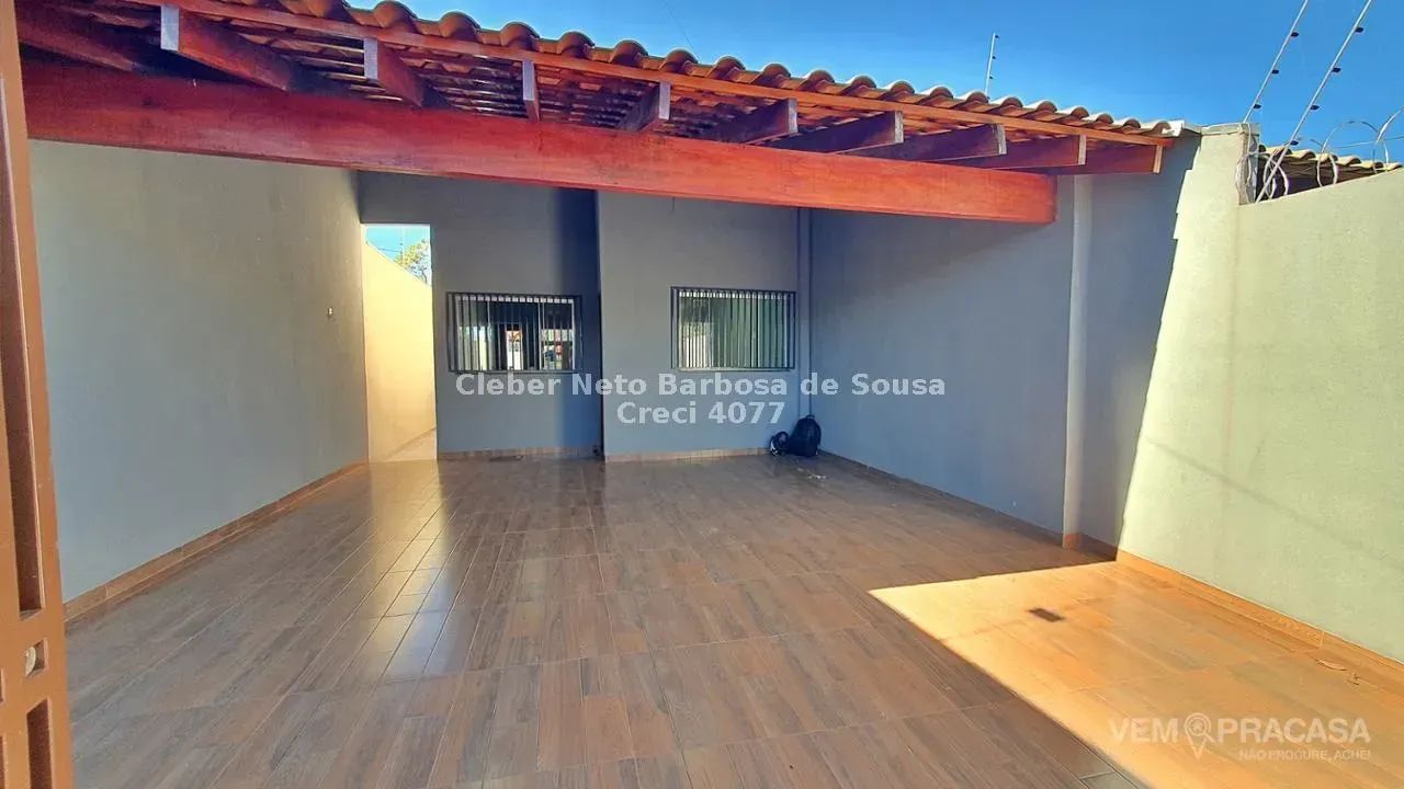 OPÇÃO DE IMÓVEL COM VARANDA E ESPAÇO AOS FUNDOS! - Foto 2