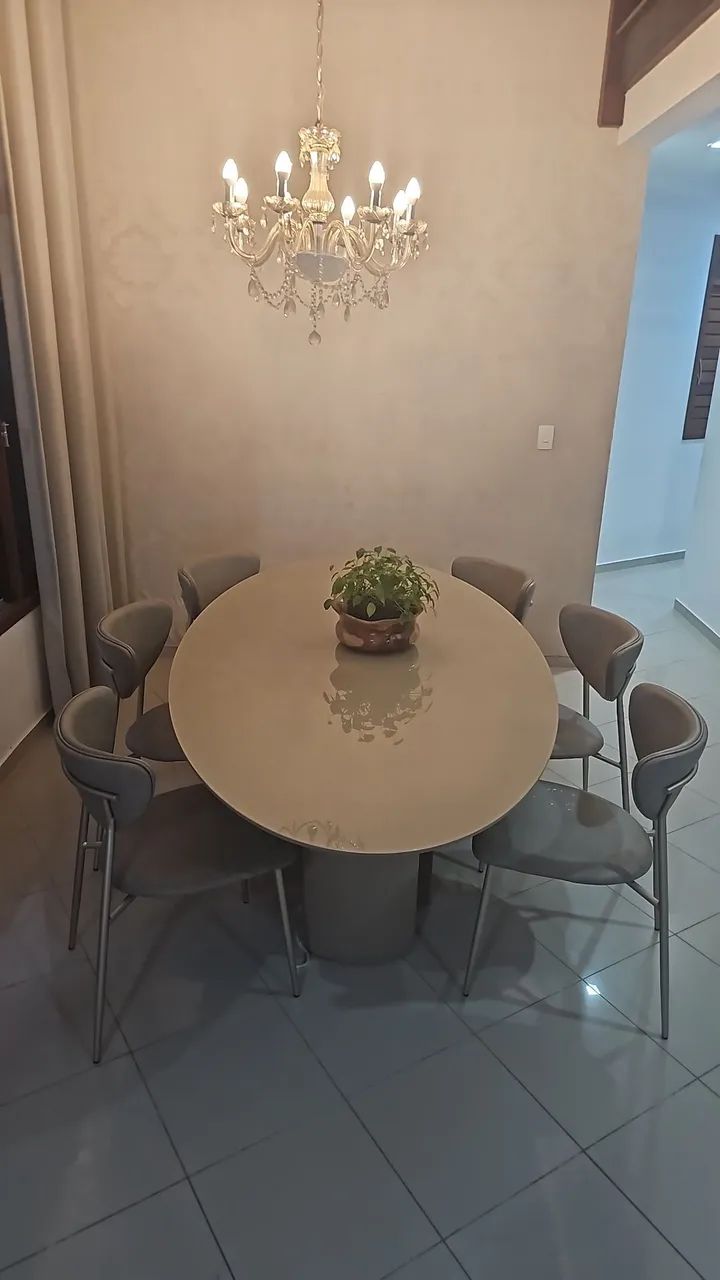 Conjunto de mesa e cadeiras de jantar. - Foto 4