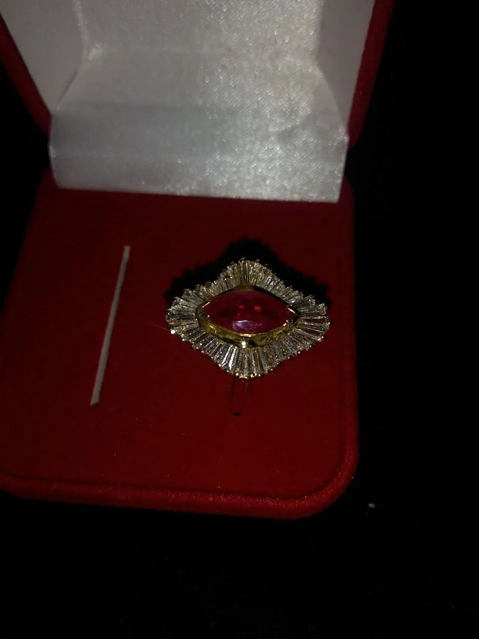 Vendo Anel de Rubi com diamante  - Foto 4