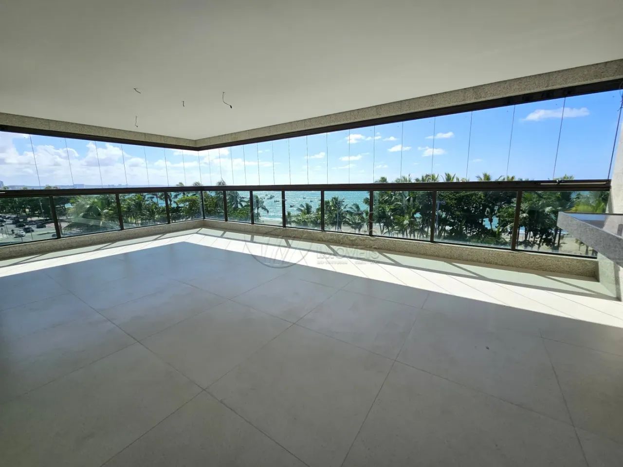 Apartamento Nascente à Beira-Mar com 4 Suítes e Varanda à em Maceió - Foto 3