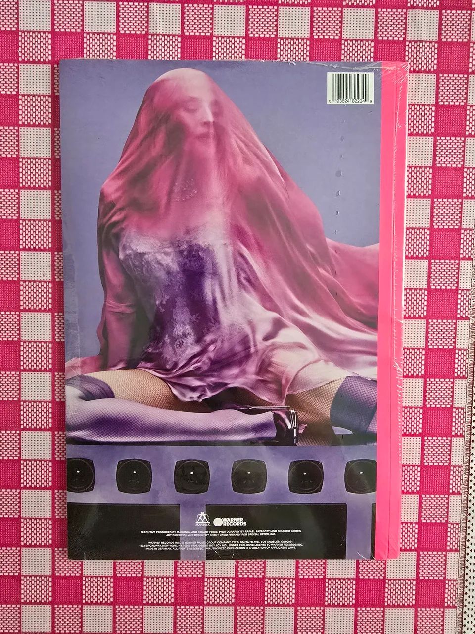 CD Book Madonna - CONFESSIONS II - Edição Limitada (Lacrado) - Foto 2