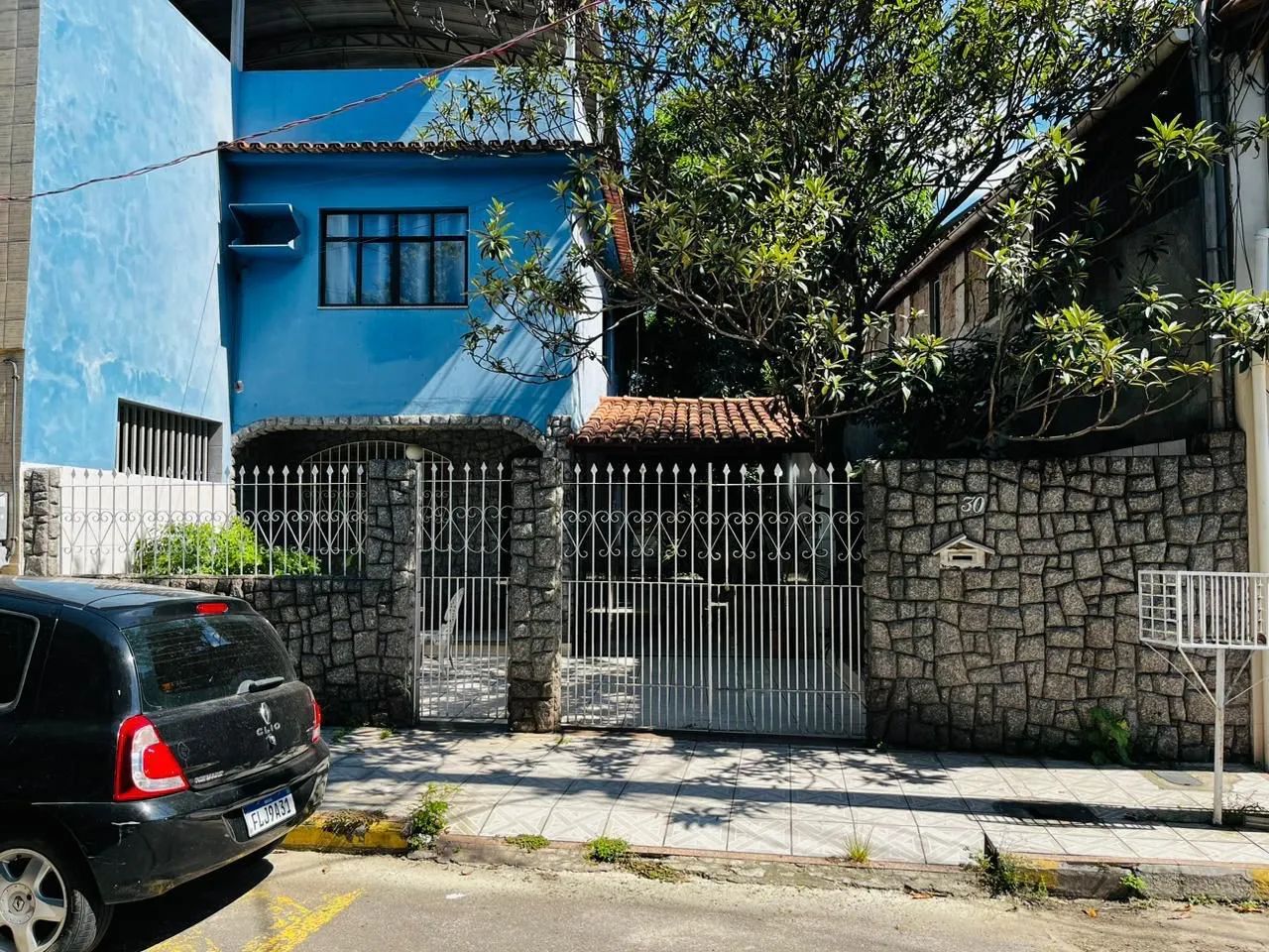 Aluga-se 