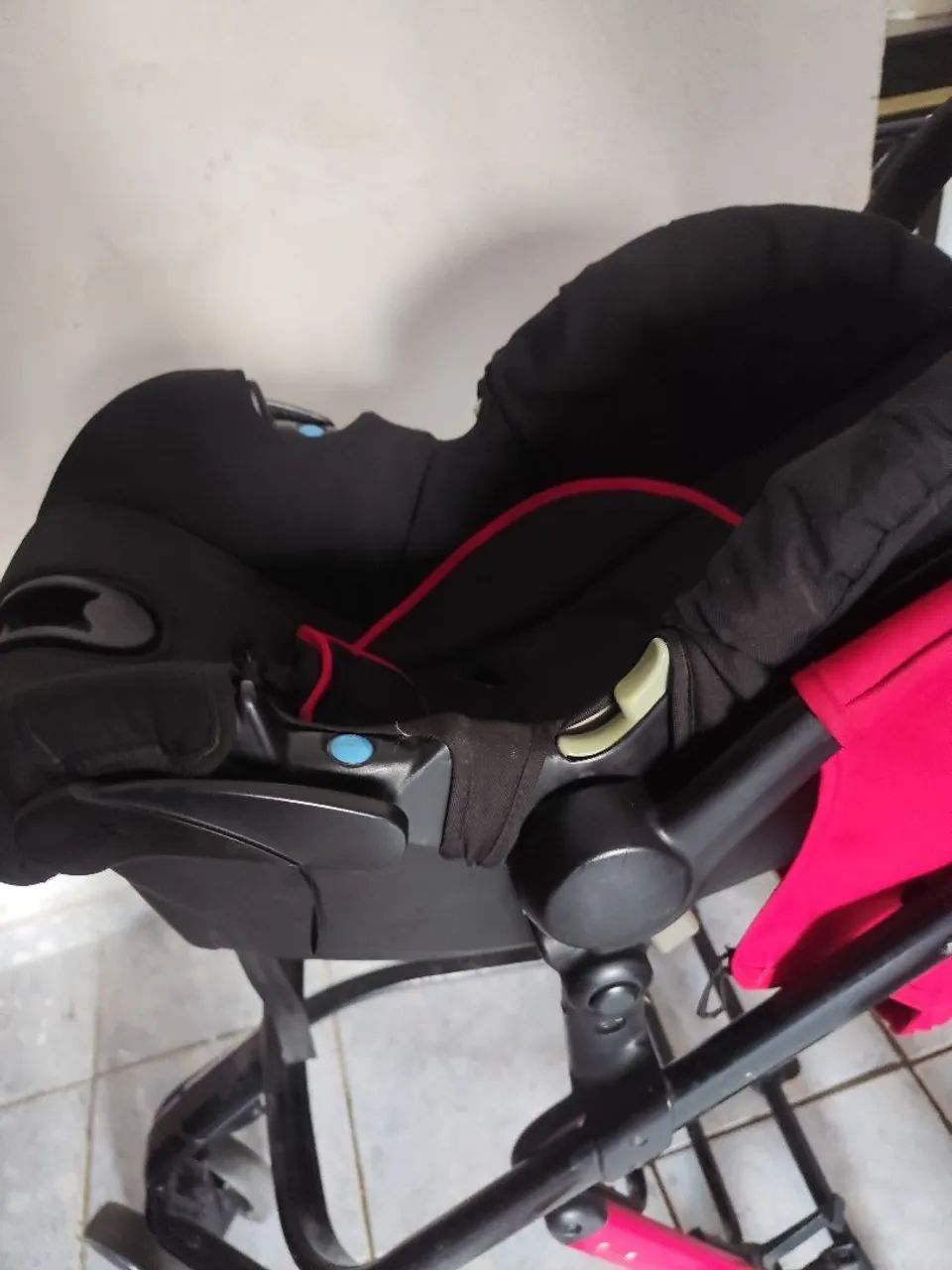Carrinho, bebê conforto e Moisés Safety St  - Foto 2