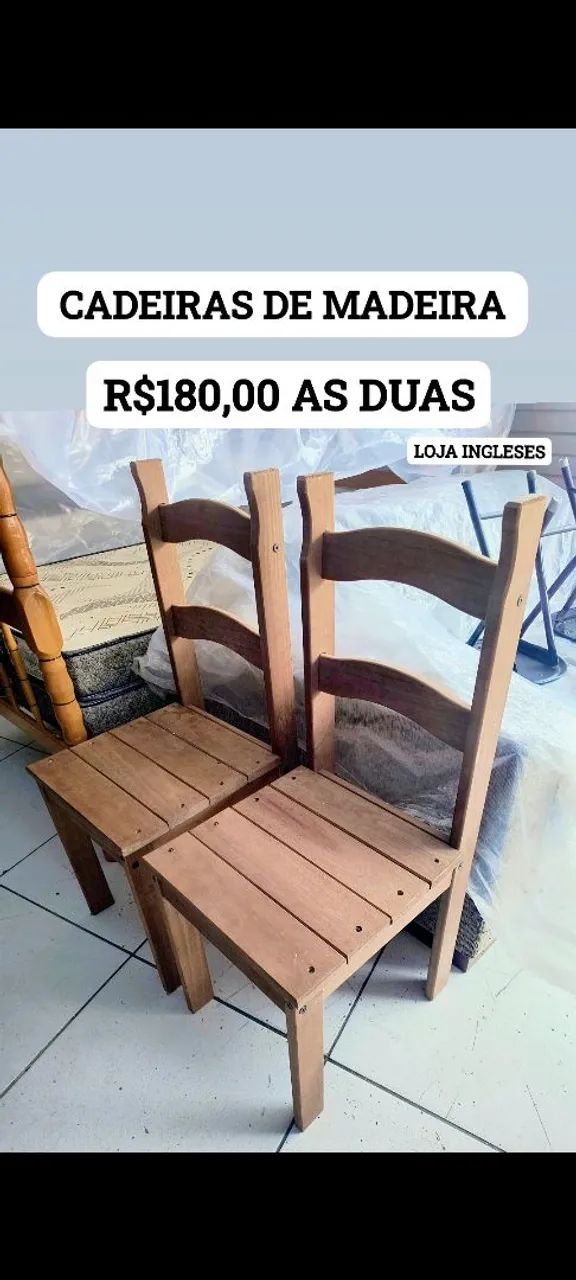 2 Cadeiras de madeira 