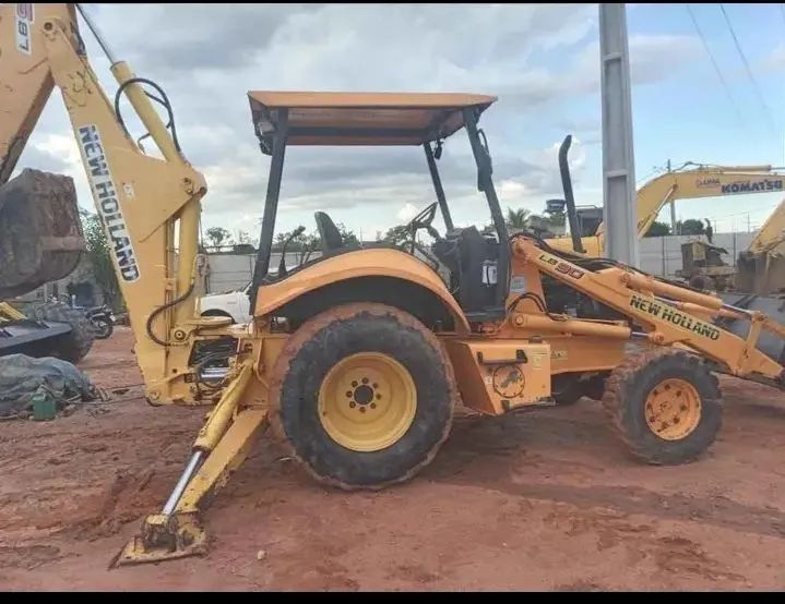 Retroescavadeira new Holland 2002 - Foto 5