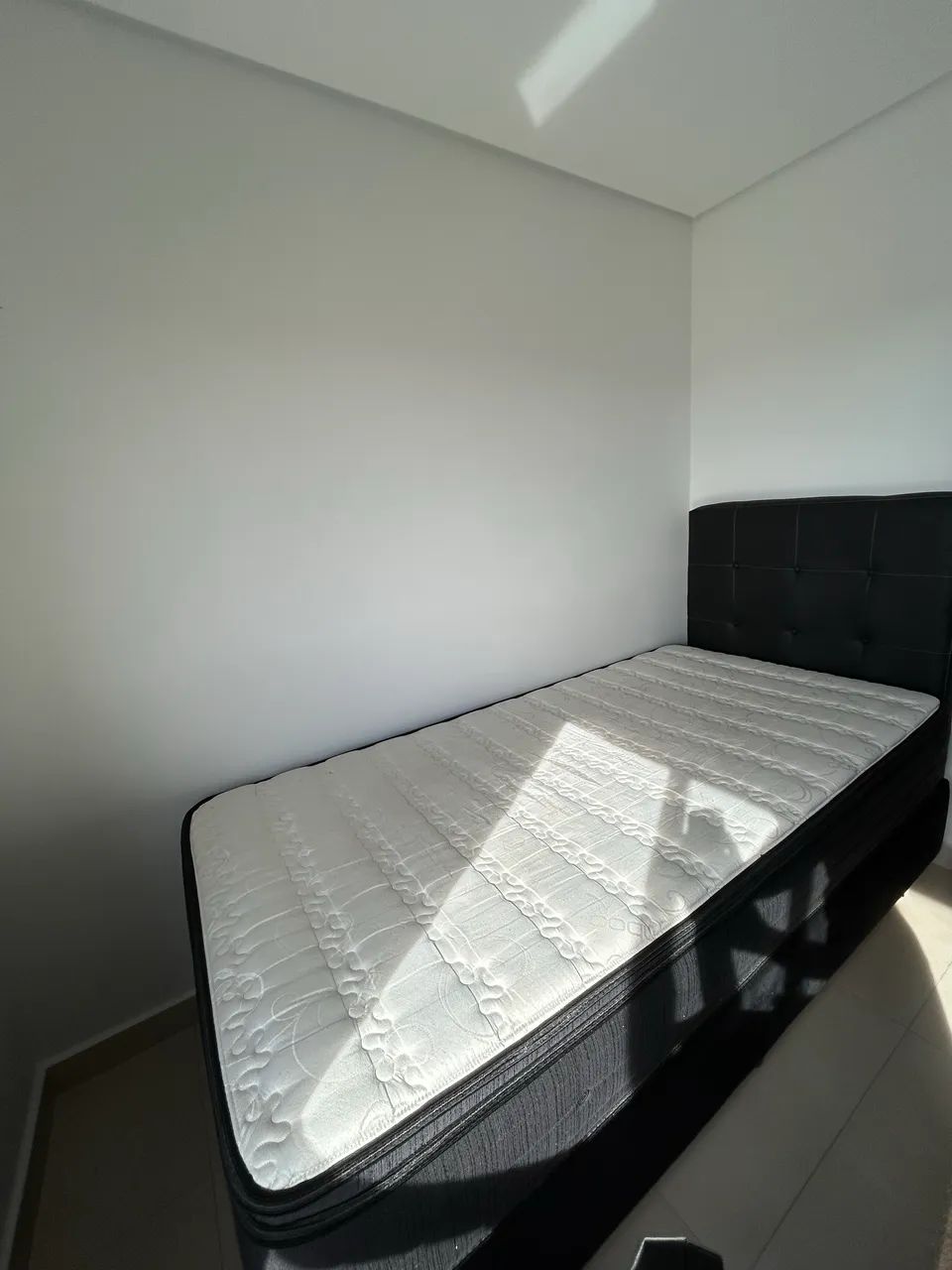 Cama de Solteiro King Semi-novo 