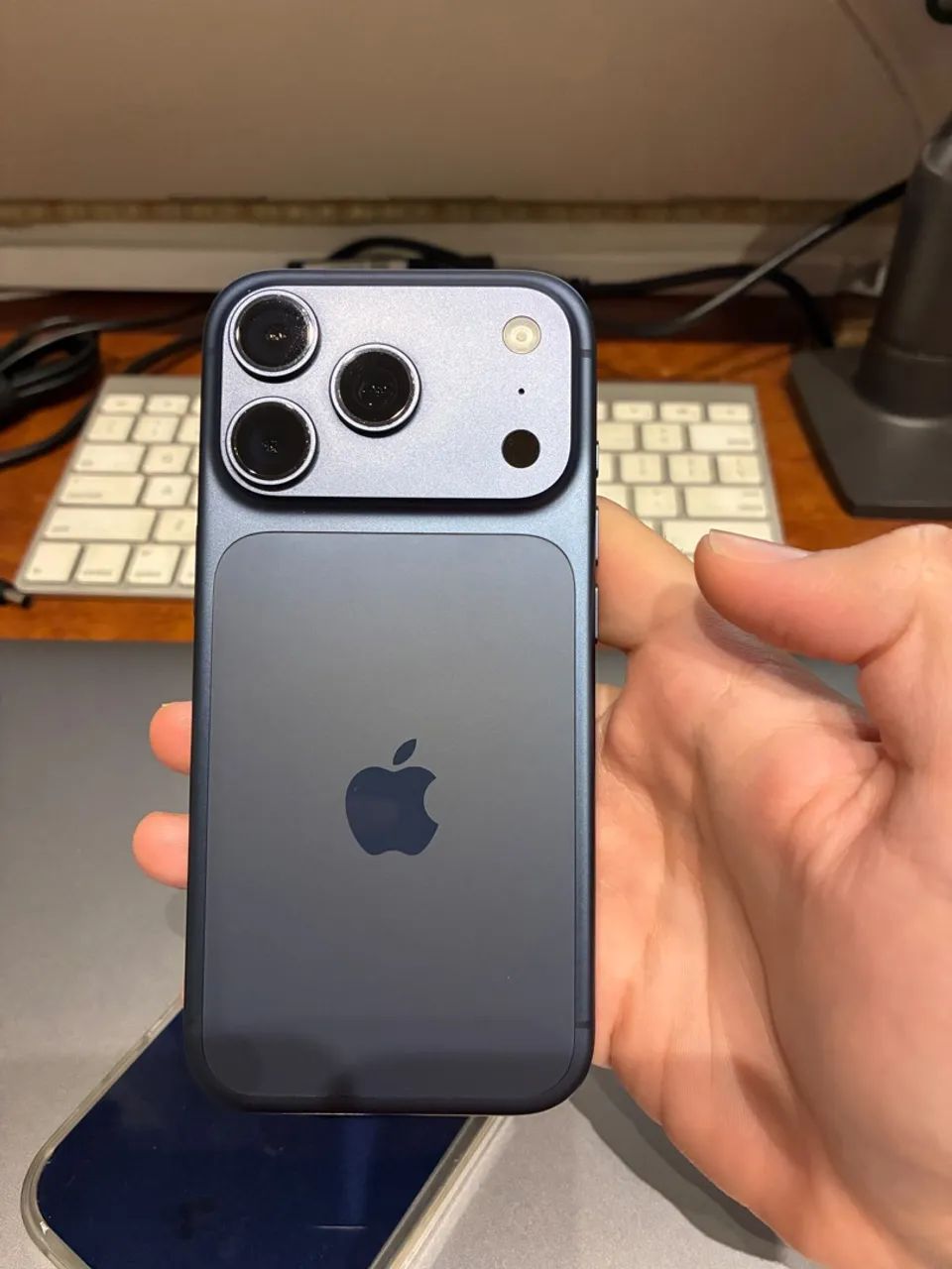 iPhone 17 Pro - Deep Blue 256gb - Foto 2