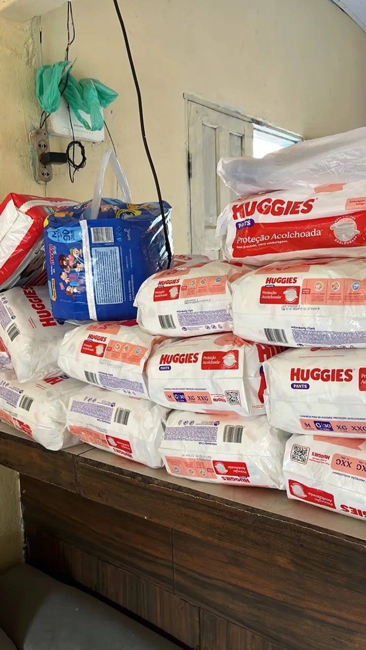 Fraldas Huggies M