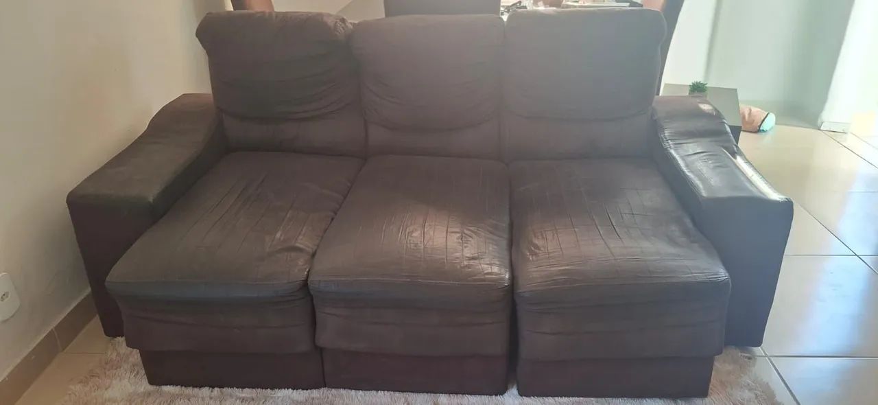 Selling a retractable reclining sofa470063279201986560