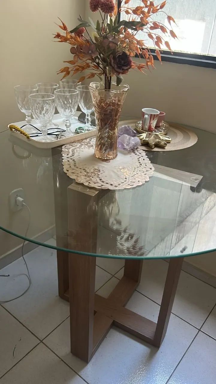 Vendo Mesa tampo de Vidro, ótima condições,  - Foto 2
