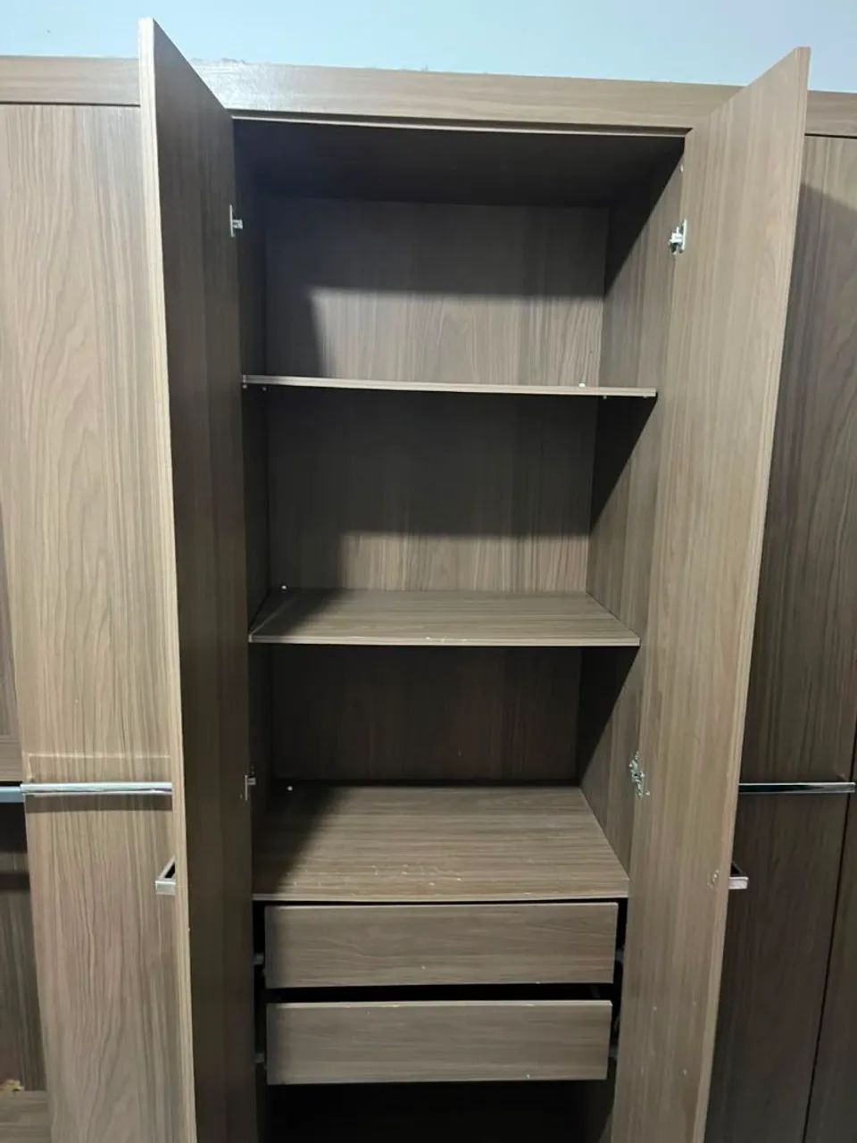 Guarda roupa 6 portas  - Foto 3