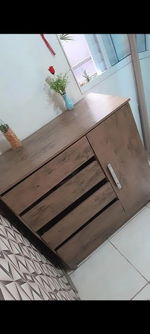 Comoda semi nova