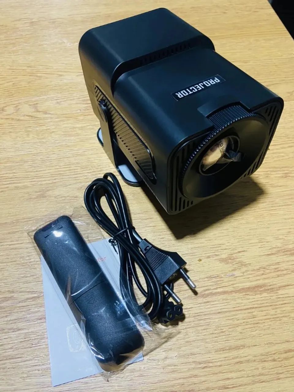 Projetor Hy320 ful HD mini novo promoção - Foto 2
