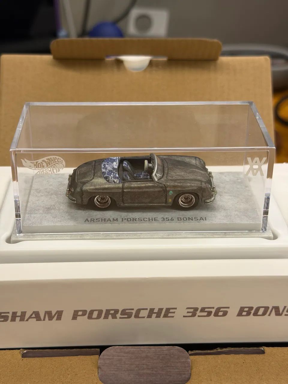 Hot Wheels x Daniel Arsham Porsche 356 ?Bonsai? Speedster RLC Collector Limited - Foto 2