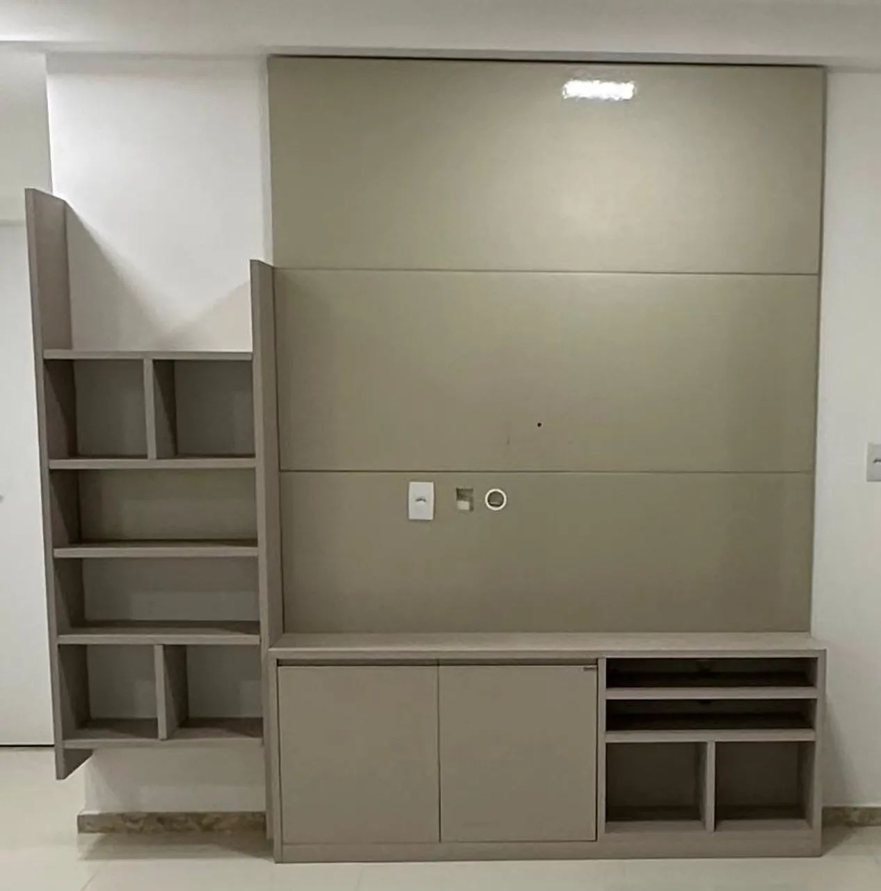 Painel de TV Planejado da Marel - Excelente Estado