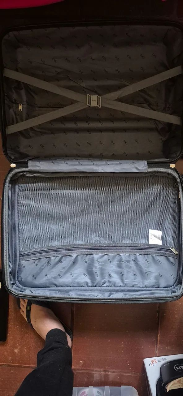 Mala de Viagem - Com trava codificadora - Semi Nova - Foto 4