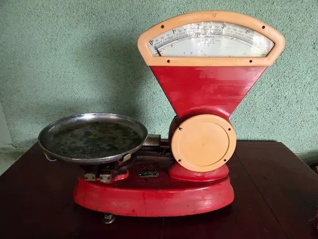 Balança Antiga Retro - Frisola - Vermelha (Usado)