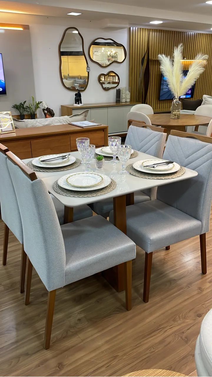 MESA COM 4 CADEIRAS 
